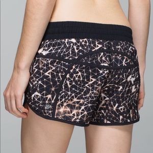Lululemon Tracker Short 4in